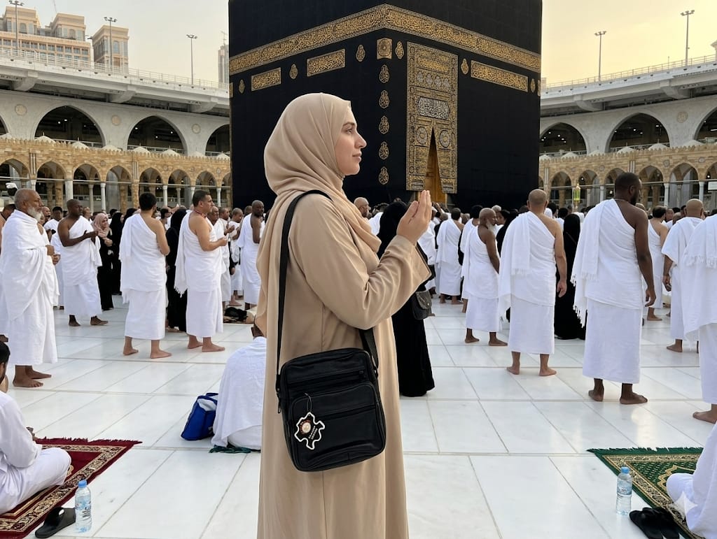 ladies cross body leather bag for hajj o umrah